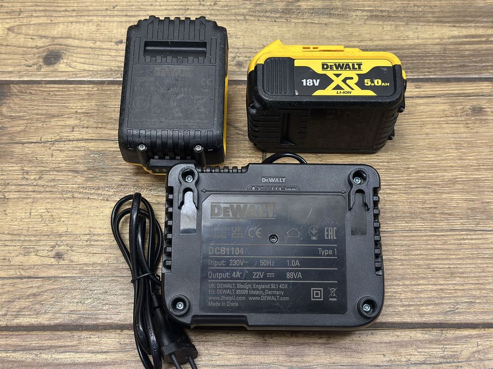 Zestaw | akumulatory 18V 2x 5AH z 2022r. / ładowarka DCB1104 DeWalt