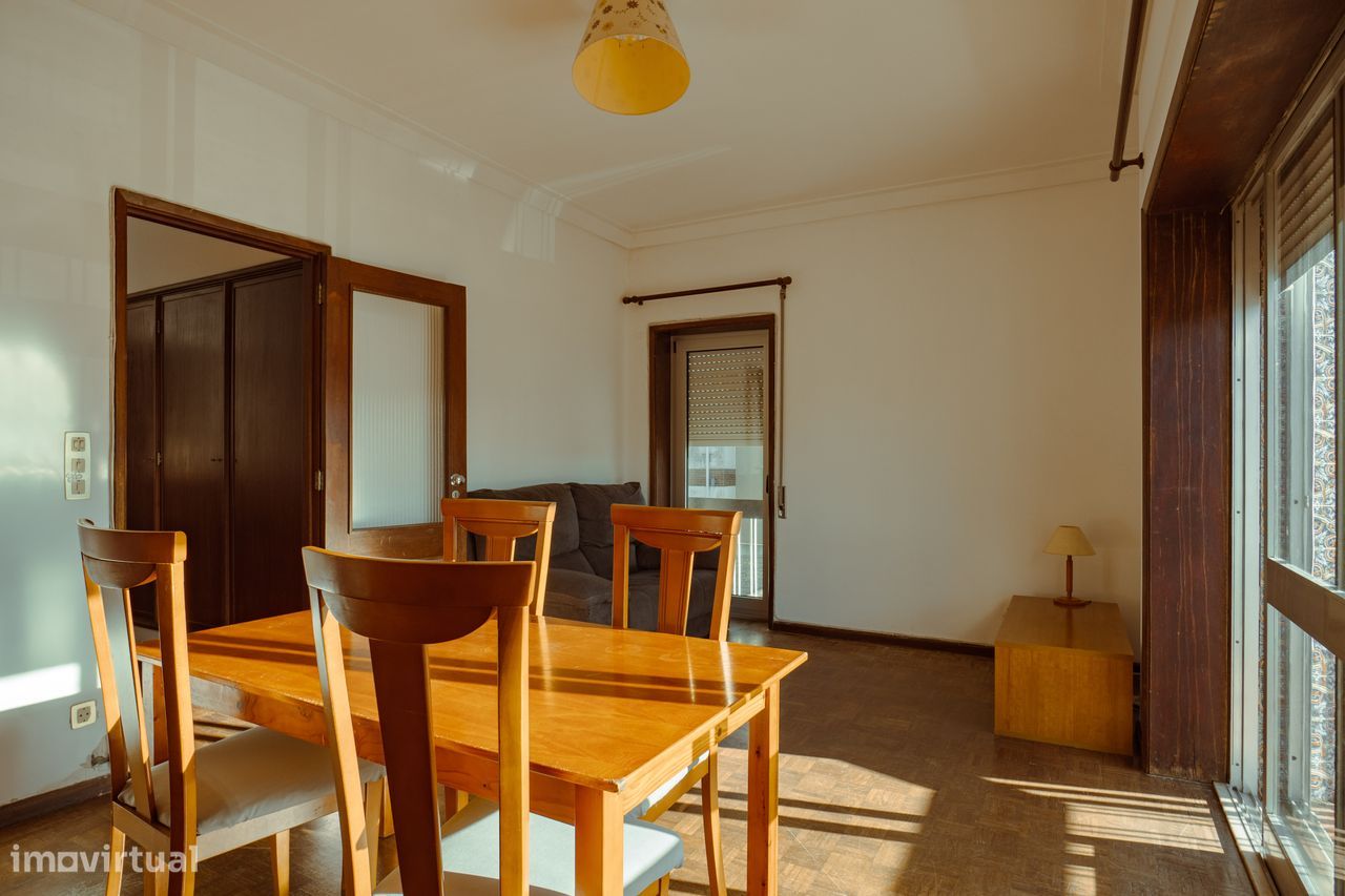 Apartamento T1 com duas varandas, mobilado, Bairro Gulbenkian, Aveiro
