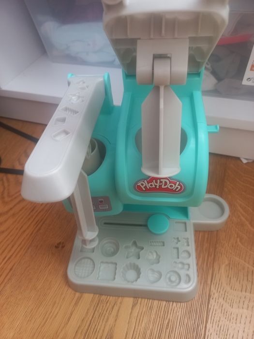 Duzy zestaw do zabawy ciastoliną play doh piekarnik piesek lodziarnia
