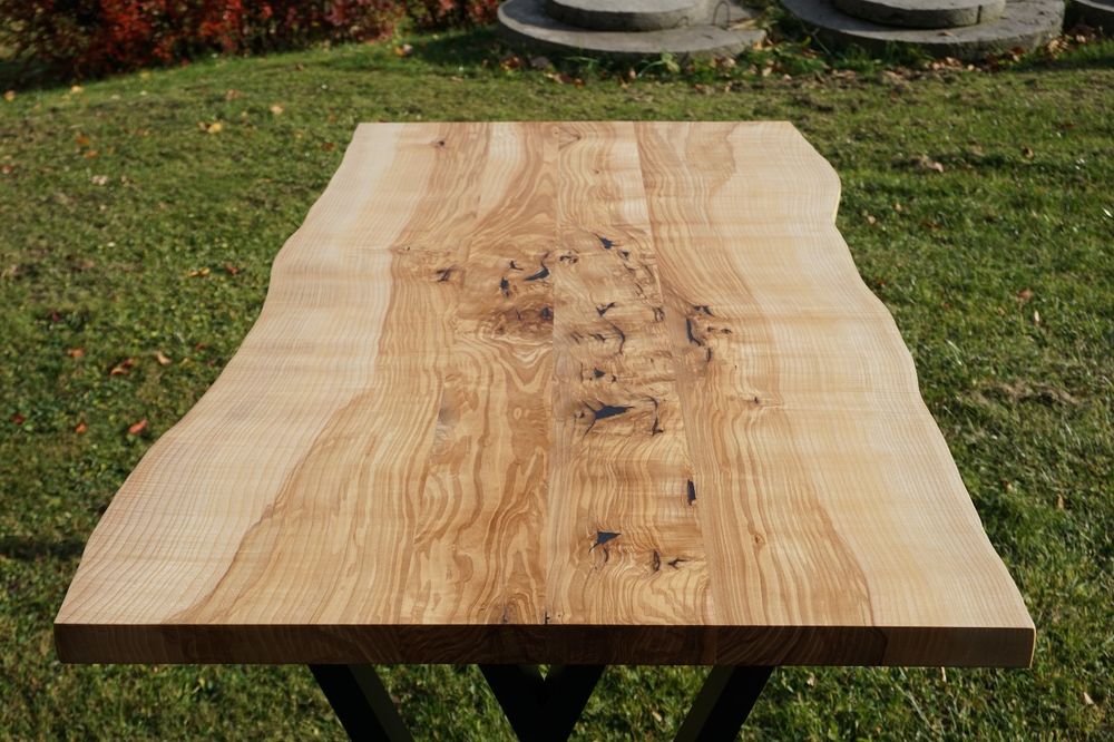 Ładny stolik lub biurko