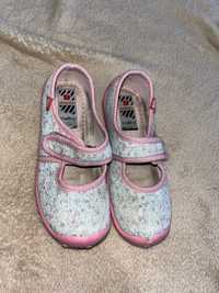 Тапочки взуття для дівчинки