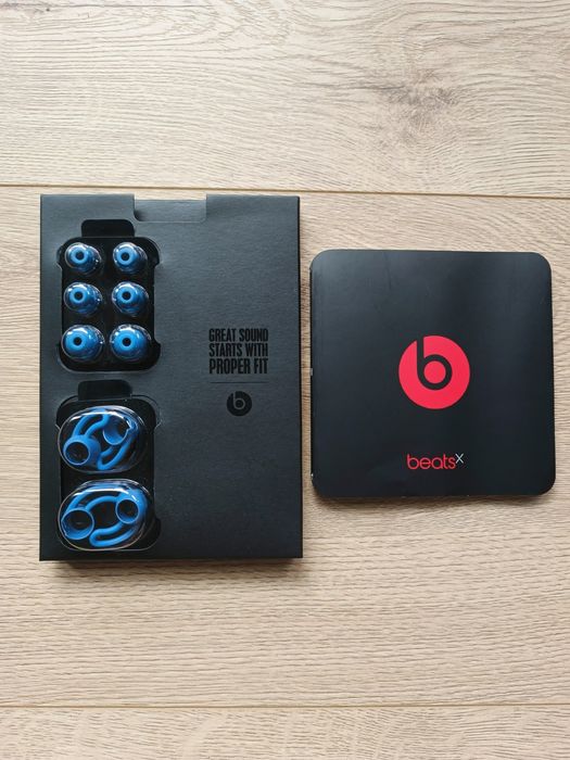 Nowy zestaw akcesoriów do słuchawek beats X A1763