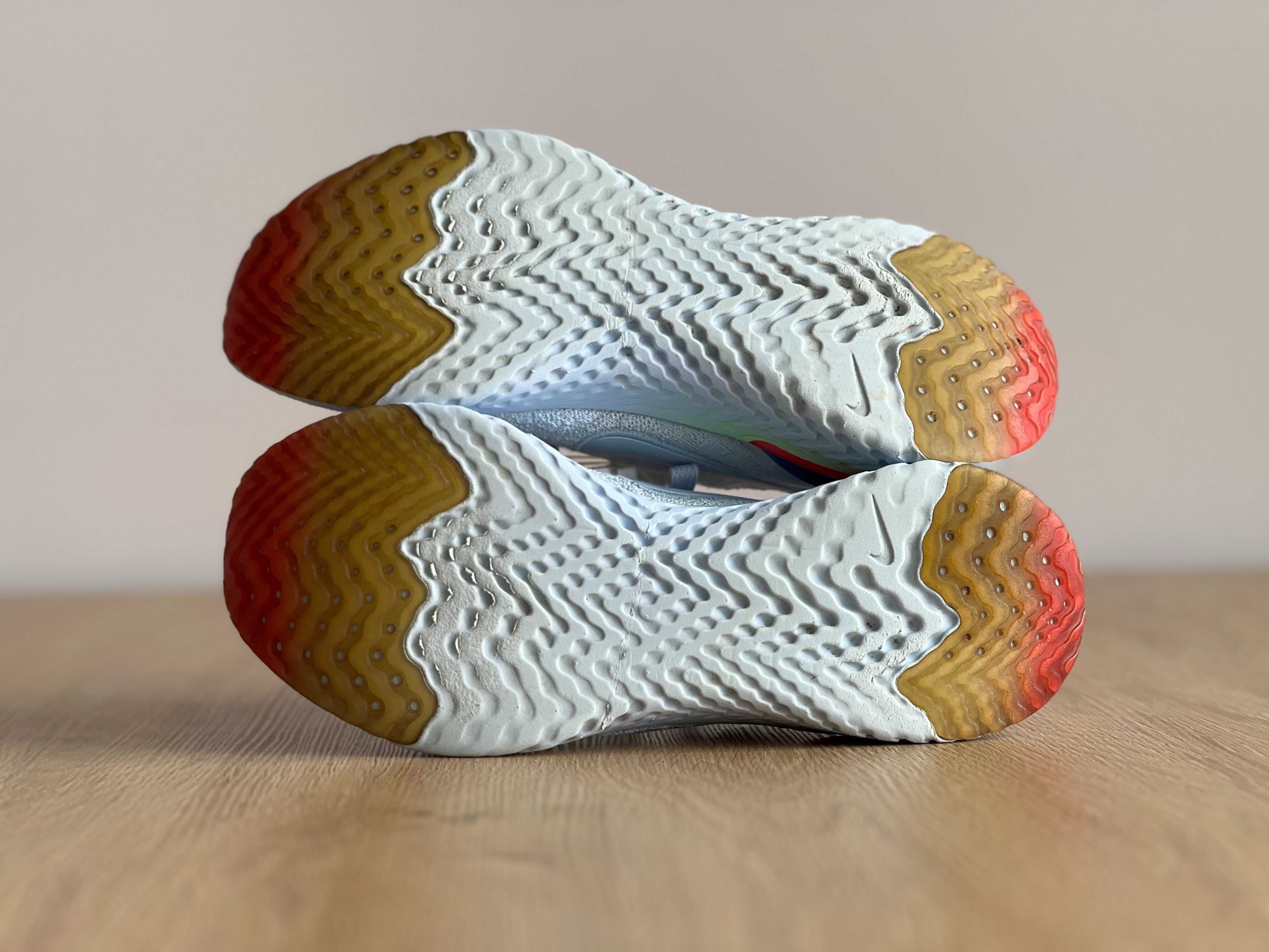 Кросівки Nike Epic React Flyknit 2, (р. 39)