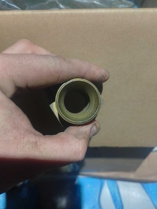 Штуцер на РВД экскаватора