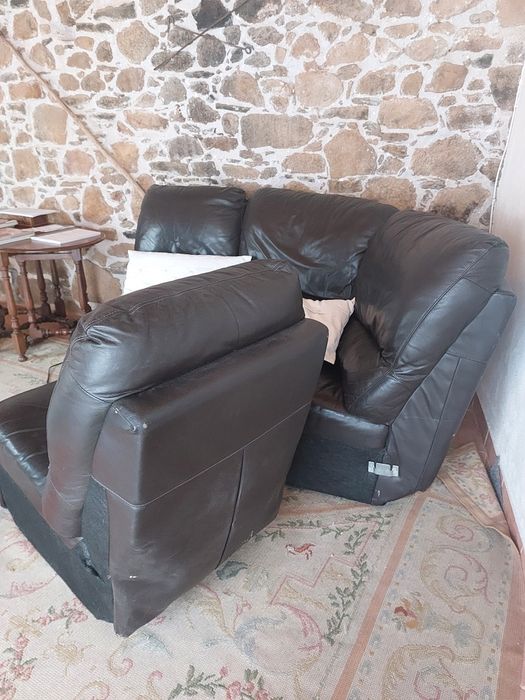 Sofá de 3 lugares em imitação de pele