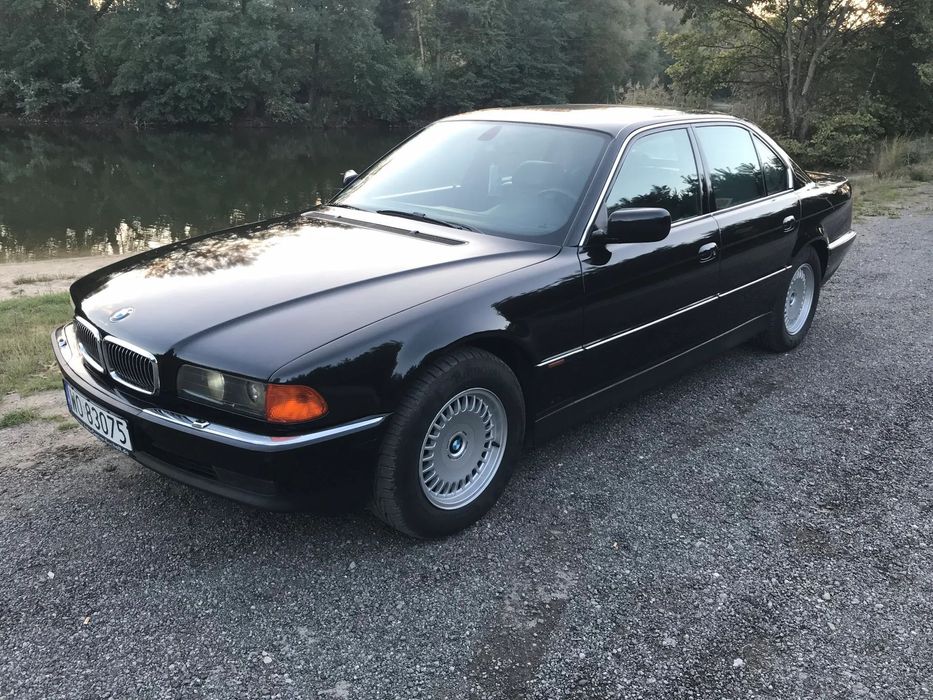 BMW Seria 7 750i