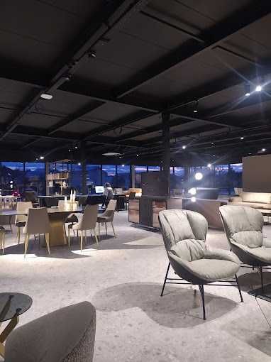 Здам в оренду торгову площу