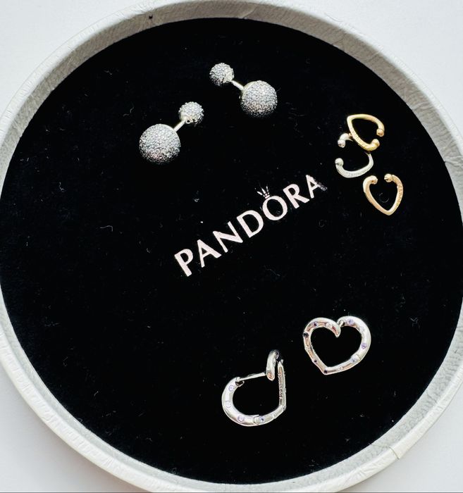 PANDORA. Каблучки, браслети, сережки, прикраси на шию.
