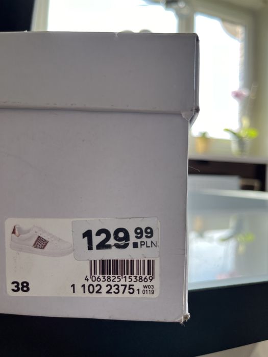Nowe wiązane tenisówki roz 38 deichmann