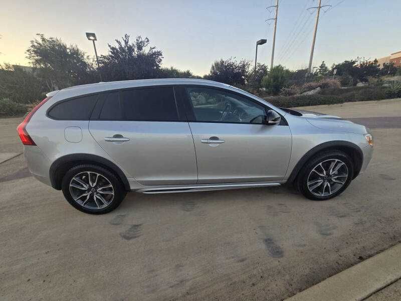 2017 Volvo V60 Cross Country