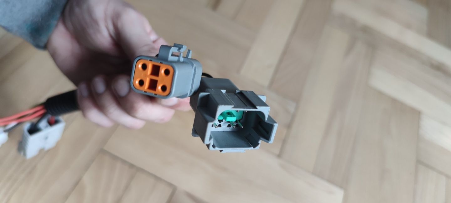 Adapter Przejściówka Prostownik Ładowarka JLG - Nowy ?