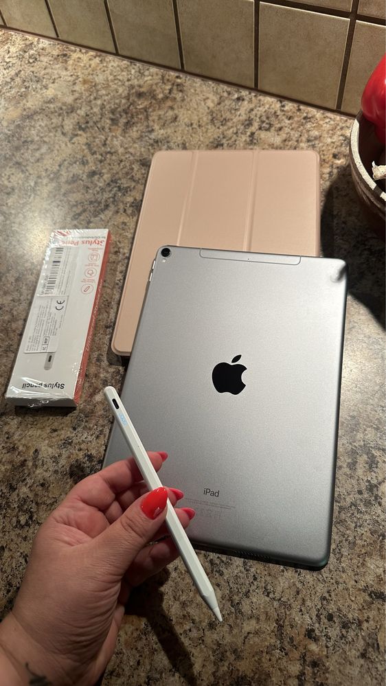 Tablet iPad Apple PRO  - Touch ID - PROCREATE