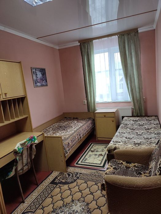 Здається кімната в приватному будинку