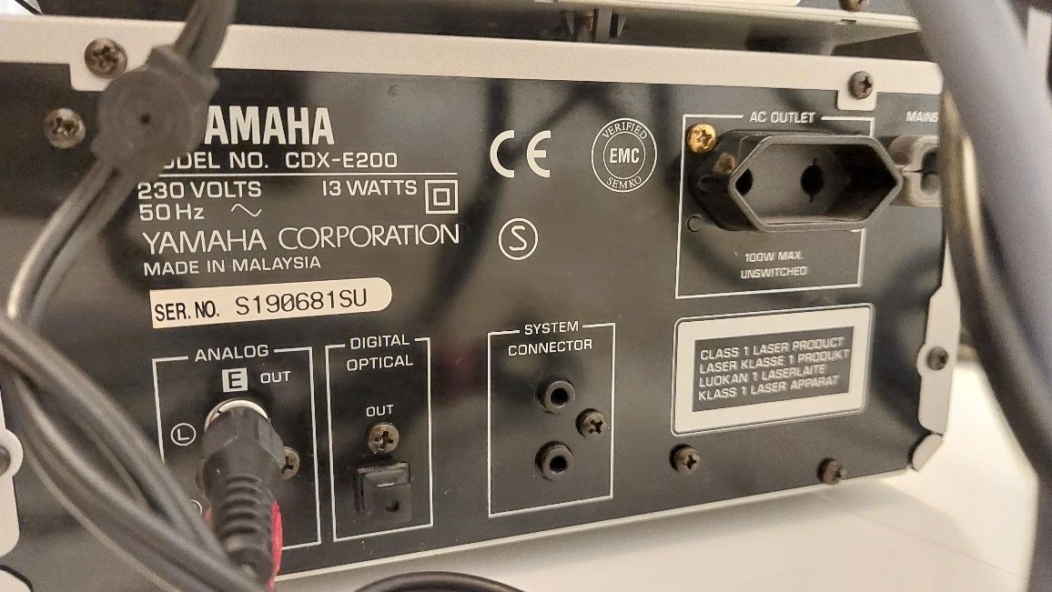 Wieża Yamaha Pianocraft e 200