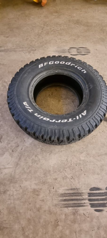 bfgoodrich all terrain  A/T  265/75//16