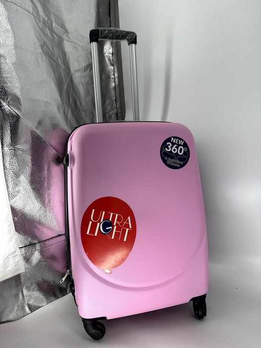 Nowa walizka średnia różowa, pudrowy róż