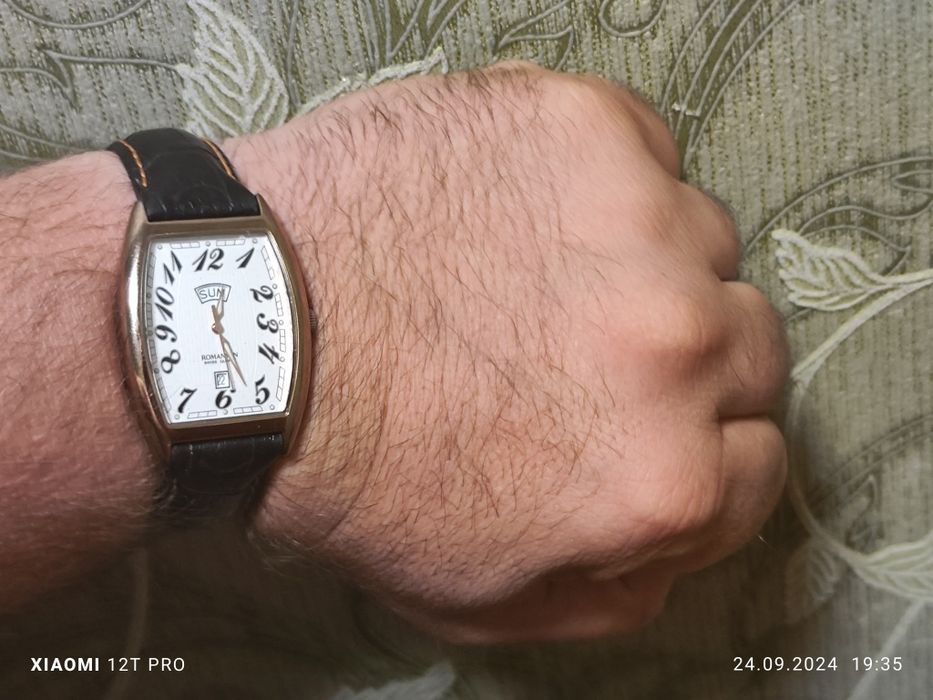 Продам часы Romanson