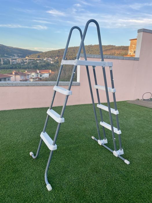 Escada para piscina