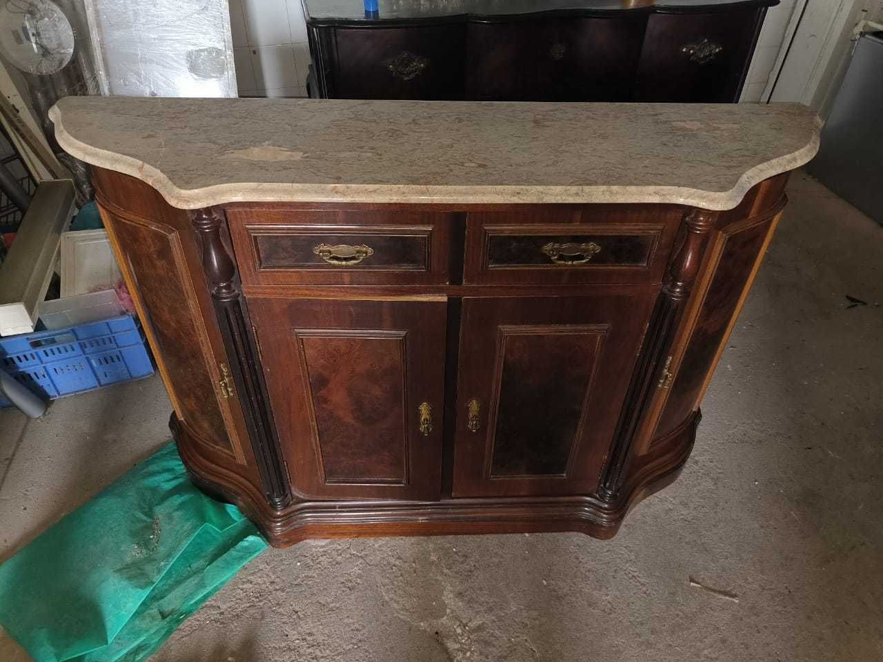 Conjunto Aparador c/ Tampo de Mármore + Espelho Biselado Vintage