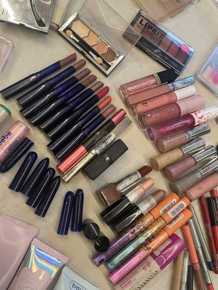 Zestaw kosmetykow Dior, loreal, meybelin i inne wszystko ze zdjecia