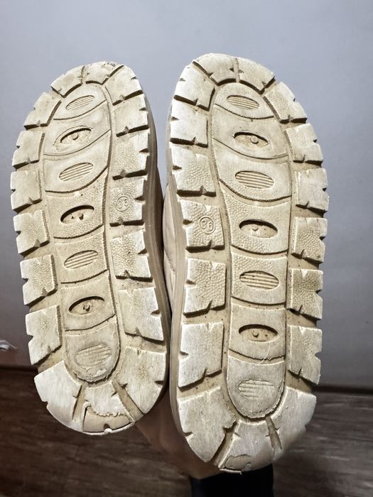 Зимові черевики для дівчинки