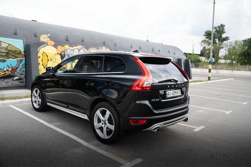 Volvo XC60 2013 2.0 дизель R-design
