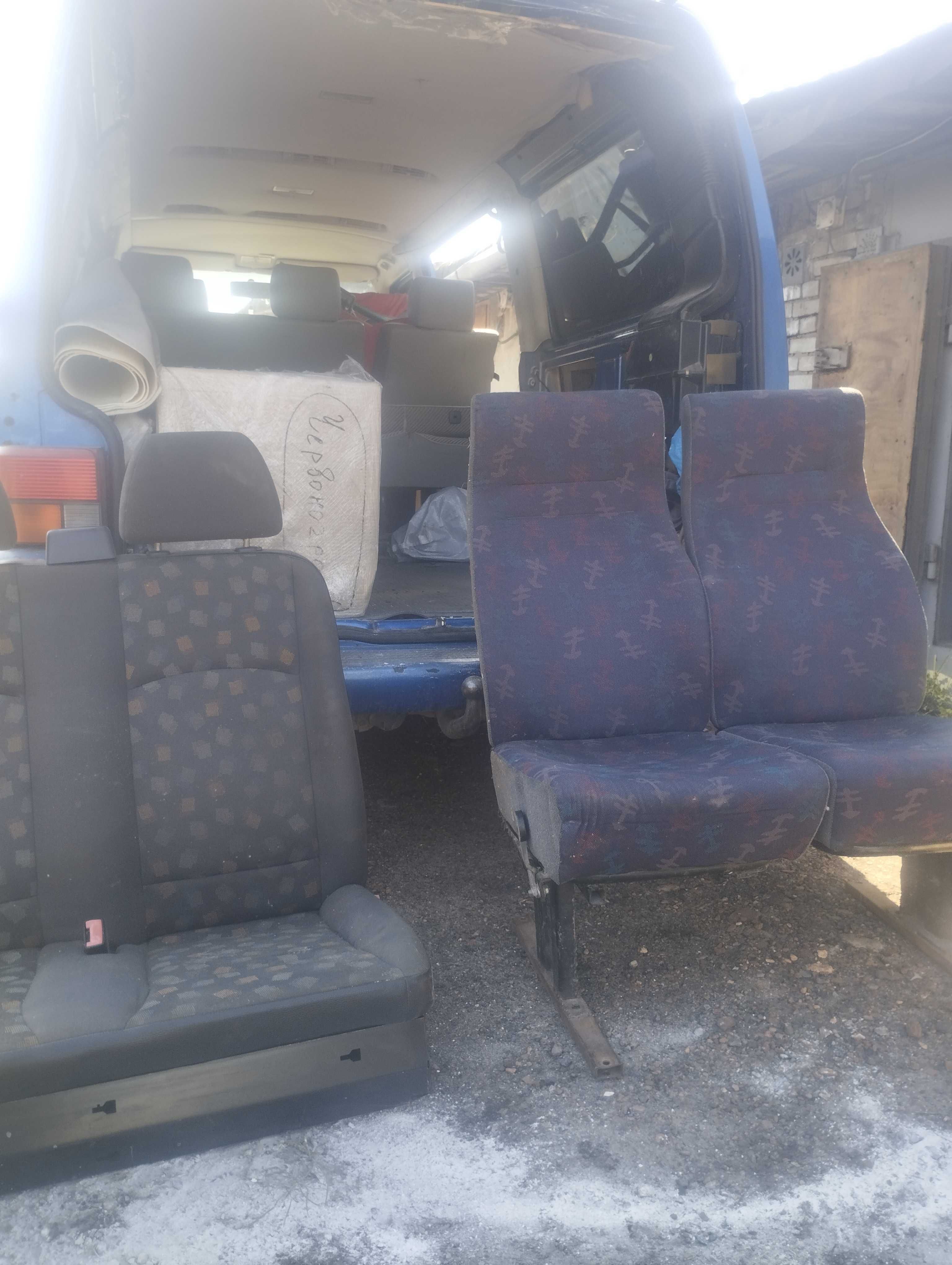 Сидіння від різних авто