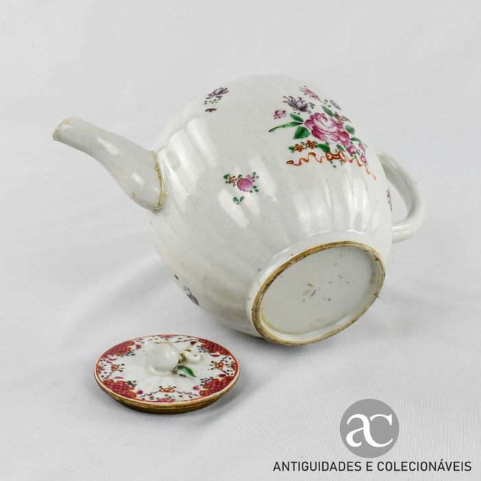 Bule Companhia das Índias, China, período Qianlong - séc. XVIII