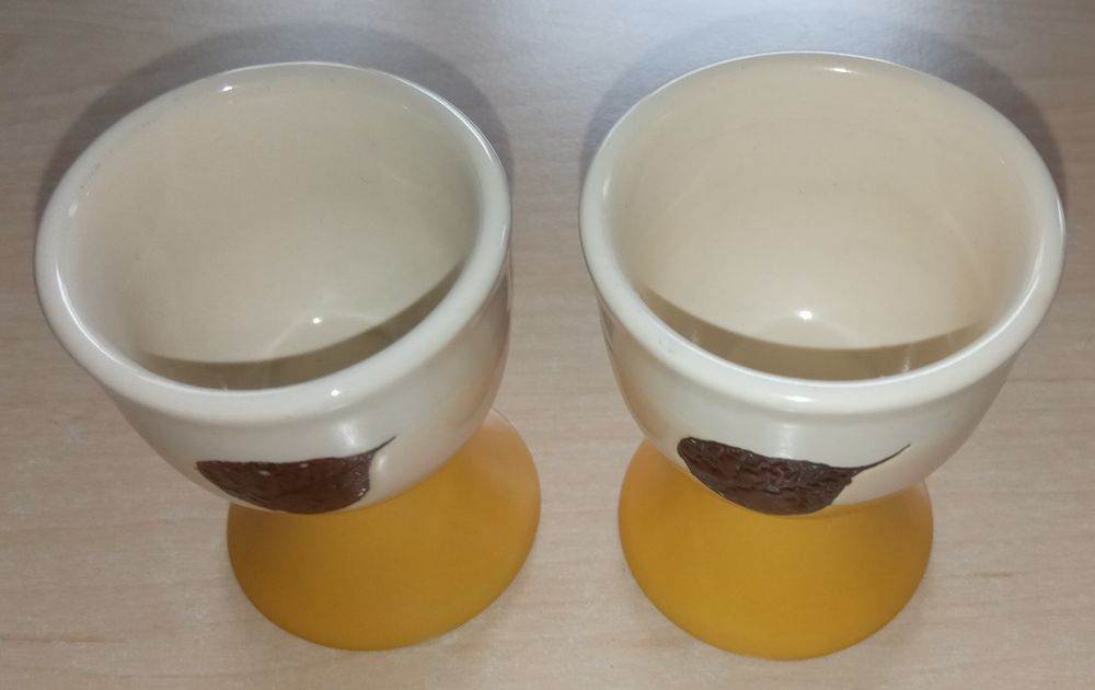 Podstawki do jajek z porcelany.