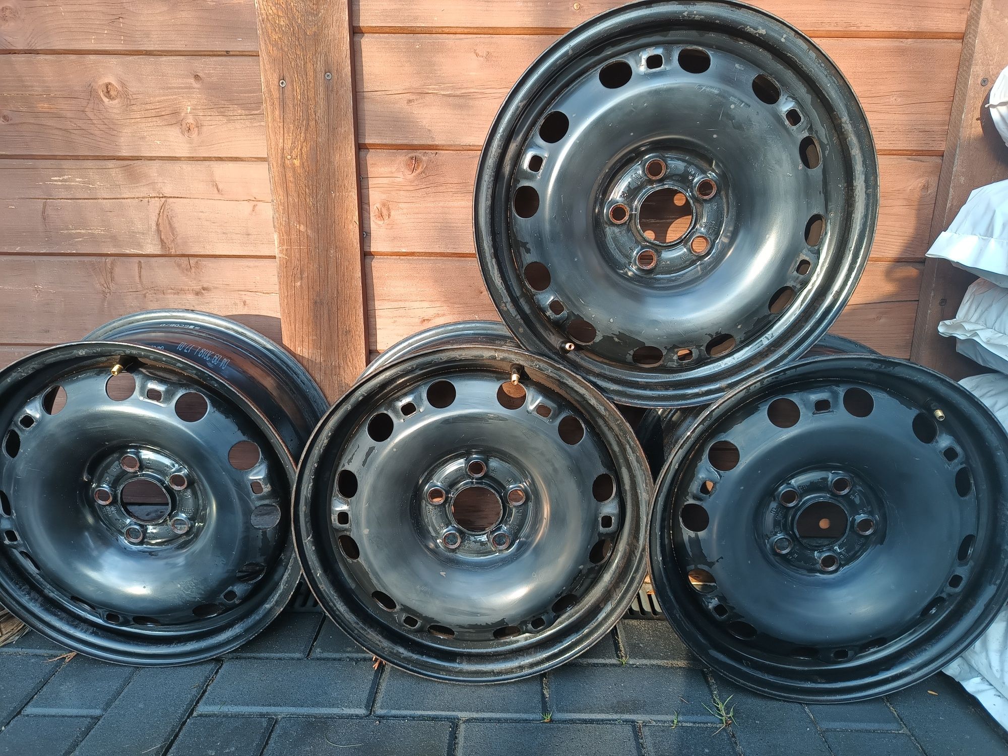 Felgi stalowe VW/Skoda 15" + Oryginalne Kołpaki