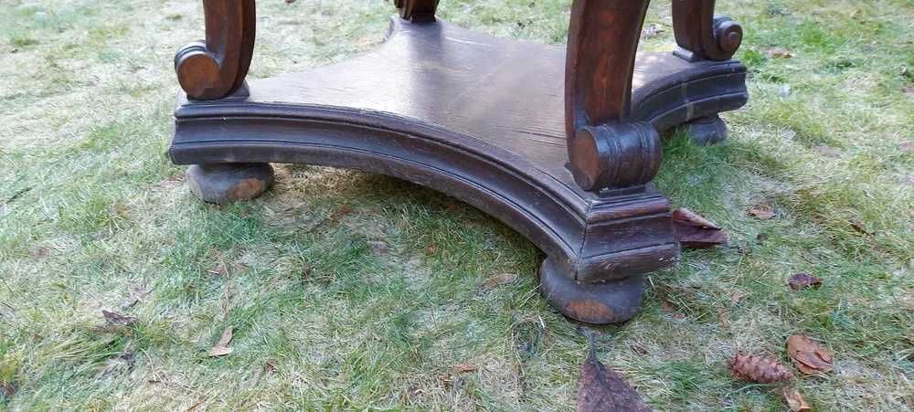 Stary rzeźbiony stół meble gdańskie