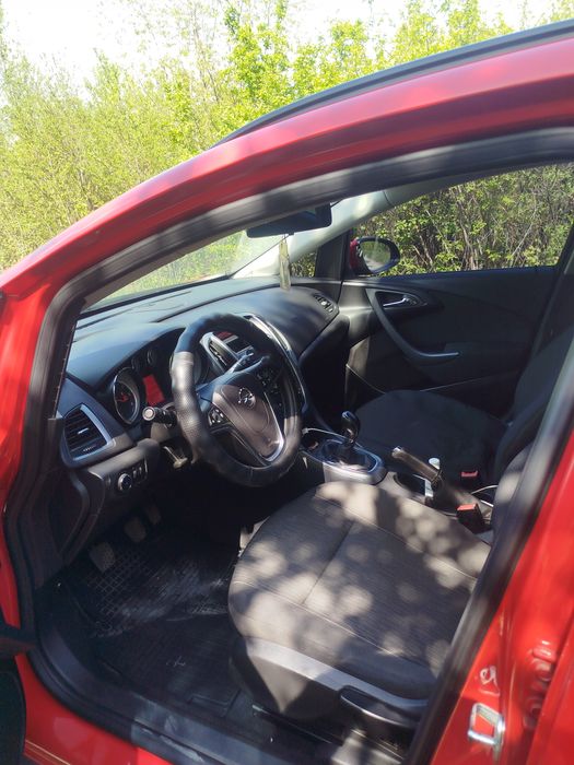 Опель Astra j sports tourer 1.3 cdti