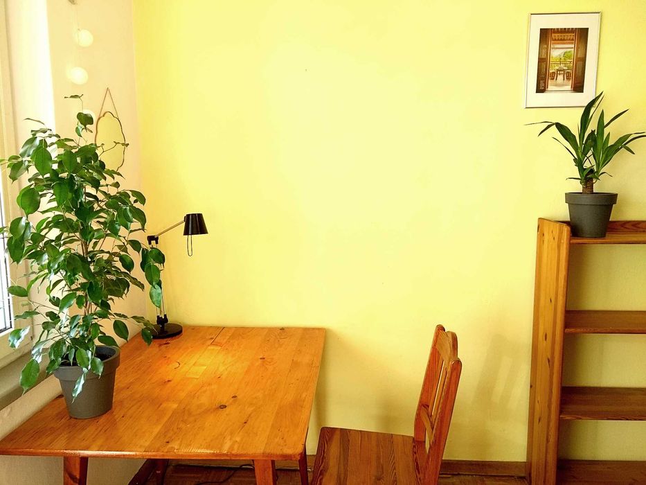 Jasny pokój z dużym balkonem na Ursynowie - 7min do metra SGGW Vistula