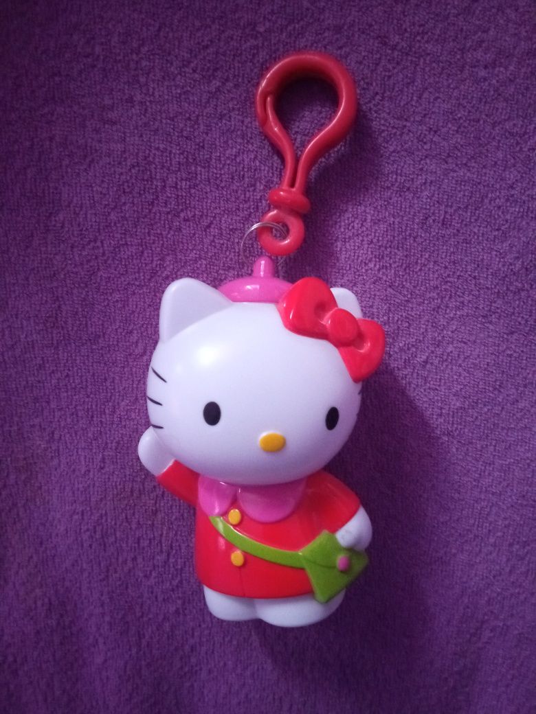 Hello kitty duży brelok z miejscem na cukierki stan bdb