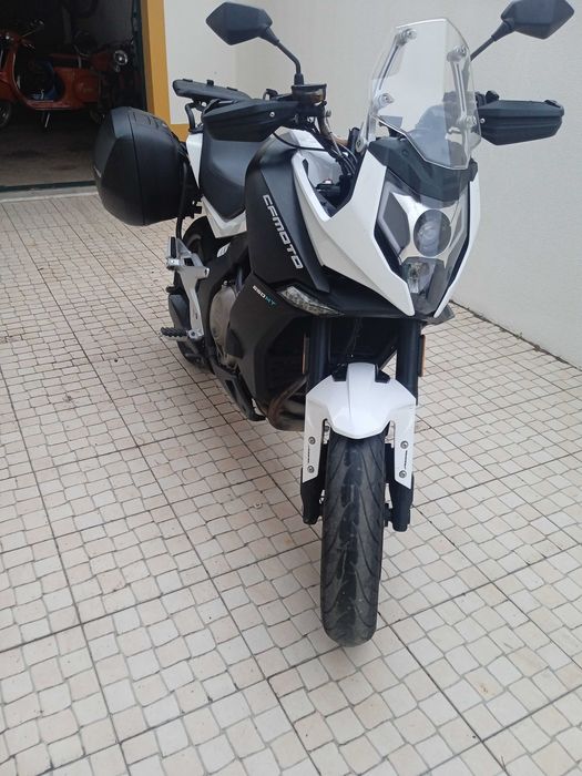 Cf moto impecável