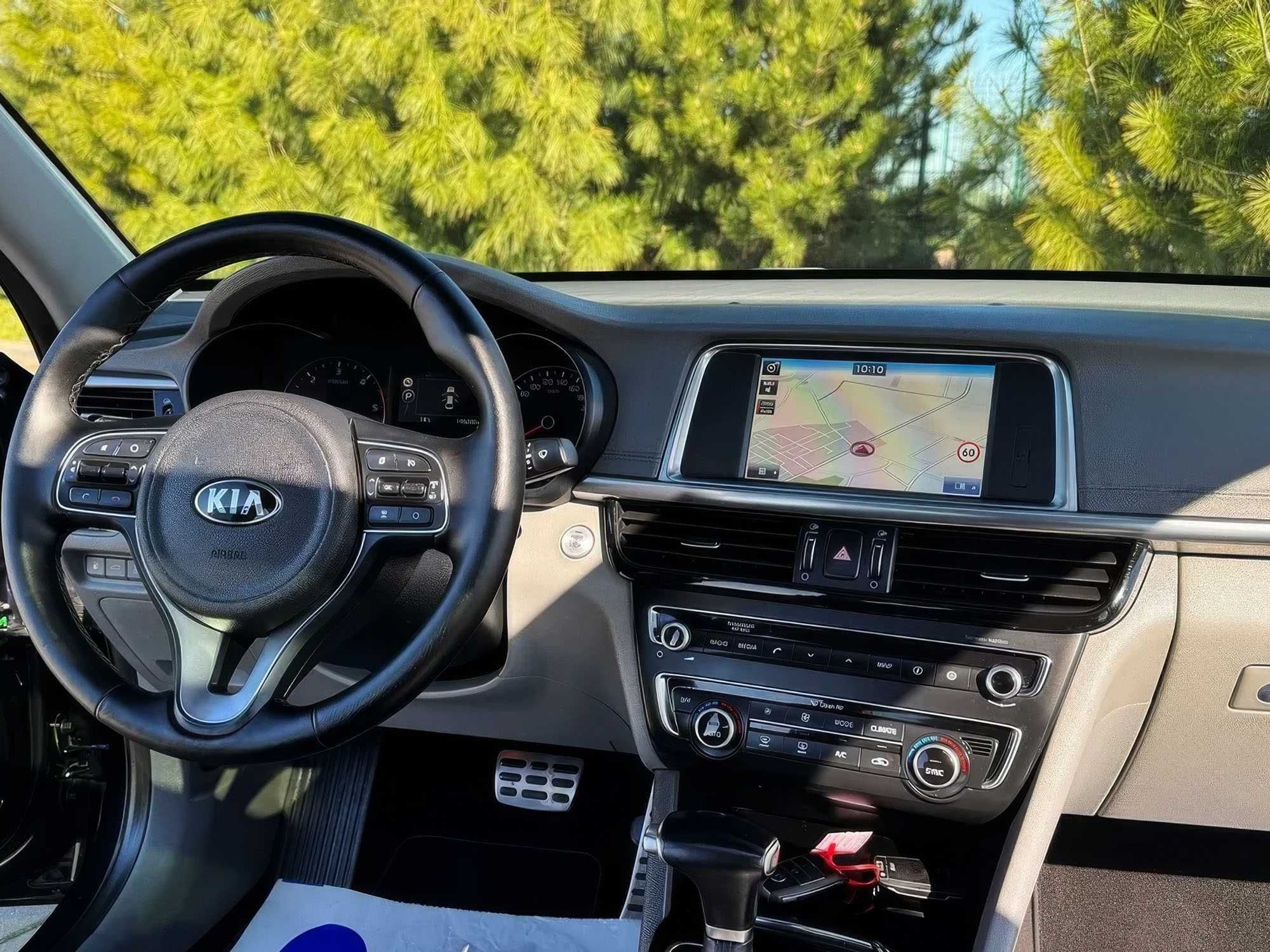 2015 Kia         Optima