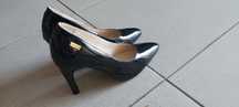 Stiletto de verniz novo