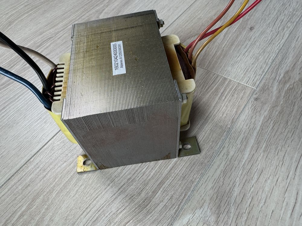 Transformator z UPS