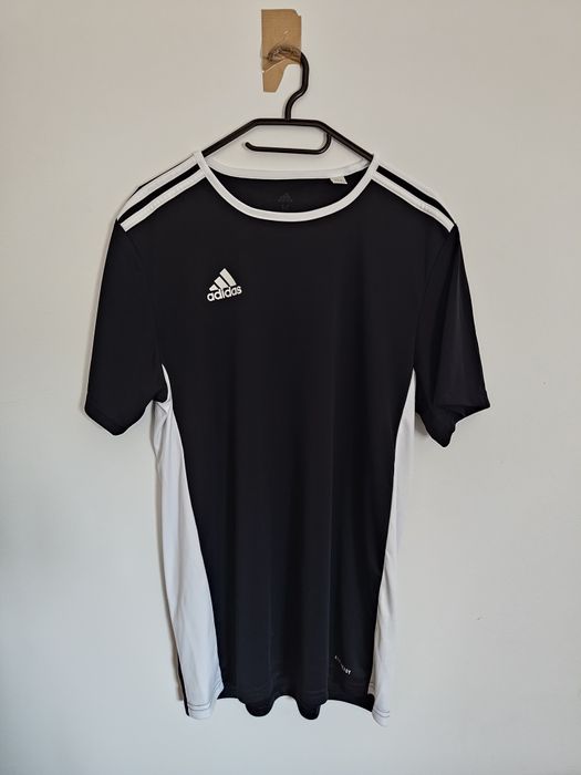 T-shirt adidas preta