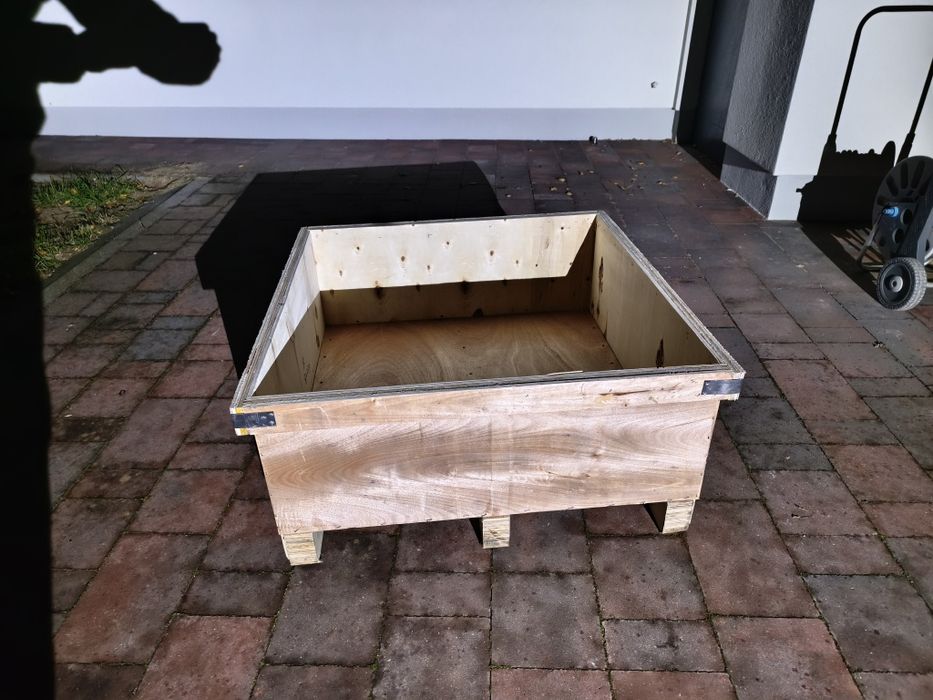 Solidna skrzynia skrzynka donica doniczka, buda