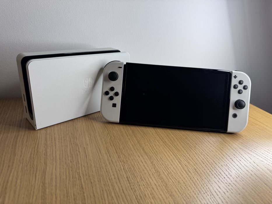MEGA ZESTAW Nintendo Switch Oled (gry + akcesoria)