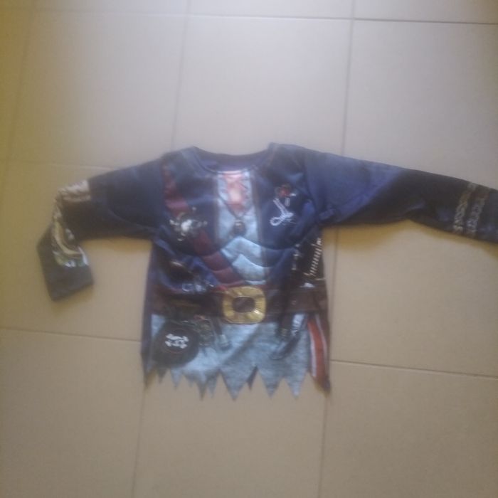 Strój pirata na 104 cm , koszulka