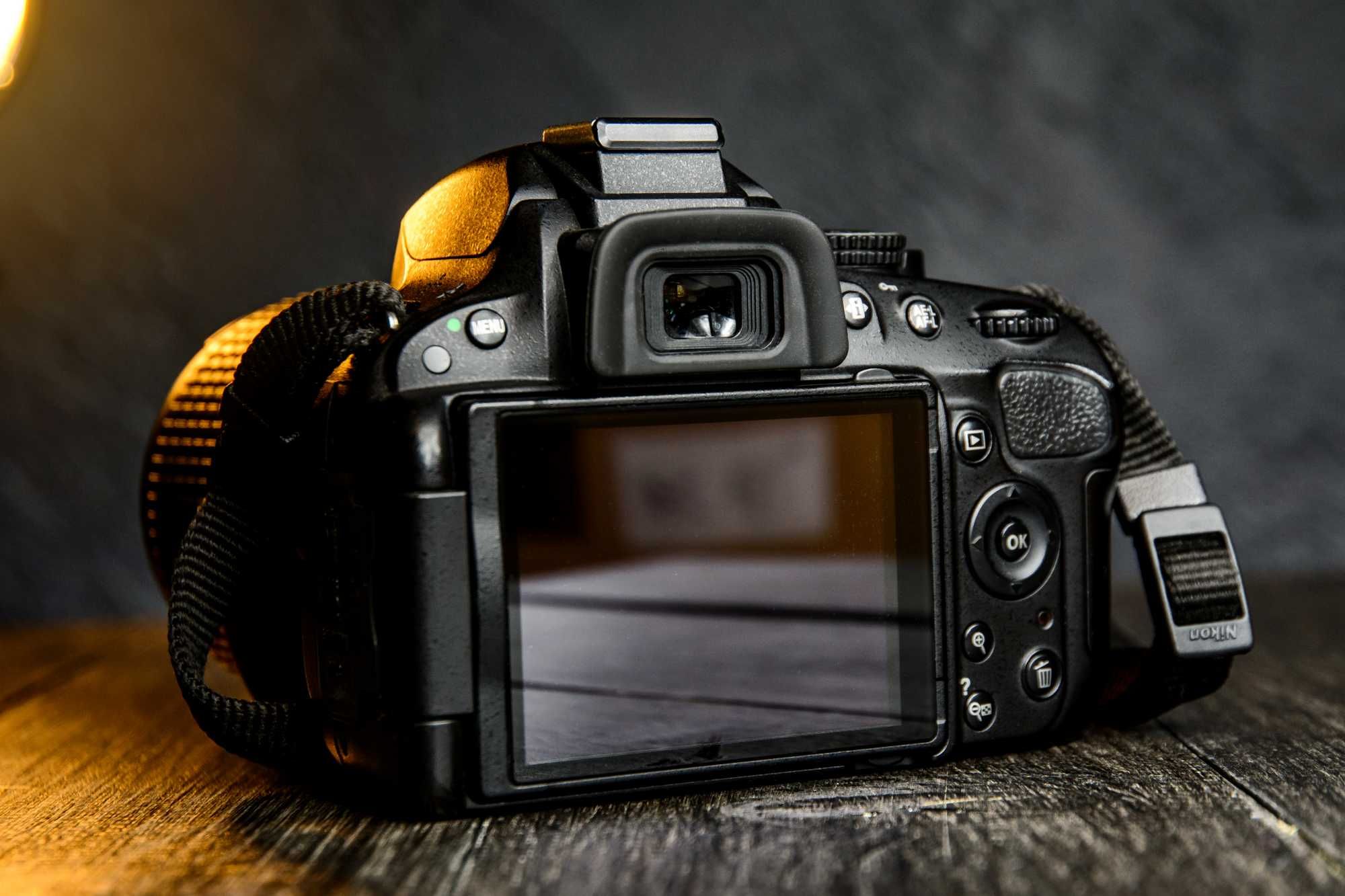 Nikon D5100 + 18-105 f/3.5-5.6G VR