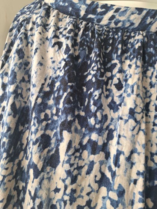 Spodnica dluga niebiesko biala M