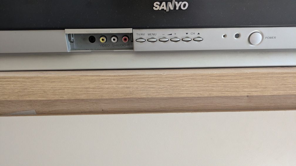 Телевізор Sanyo + тюнер Т2 у комплекті
