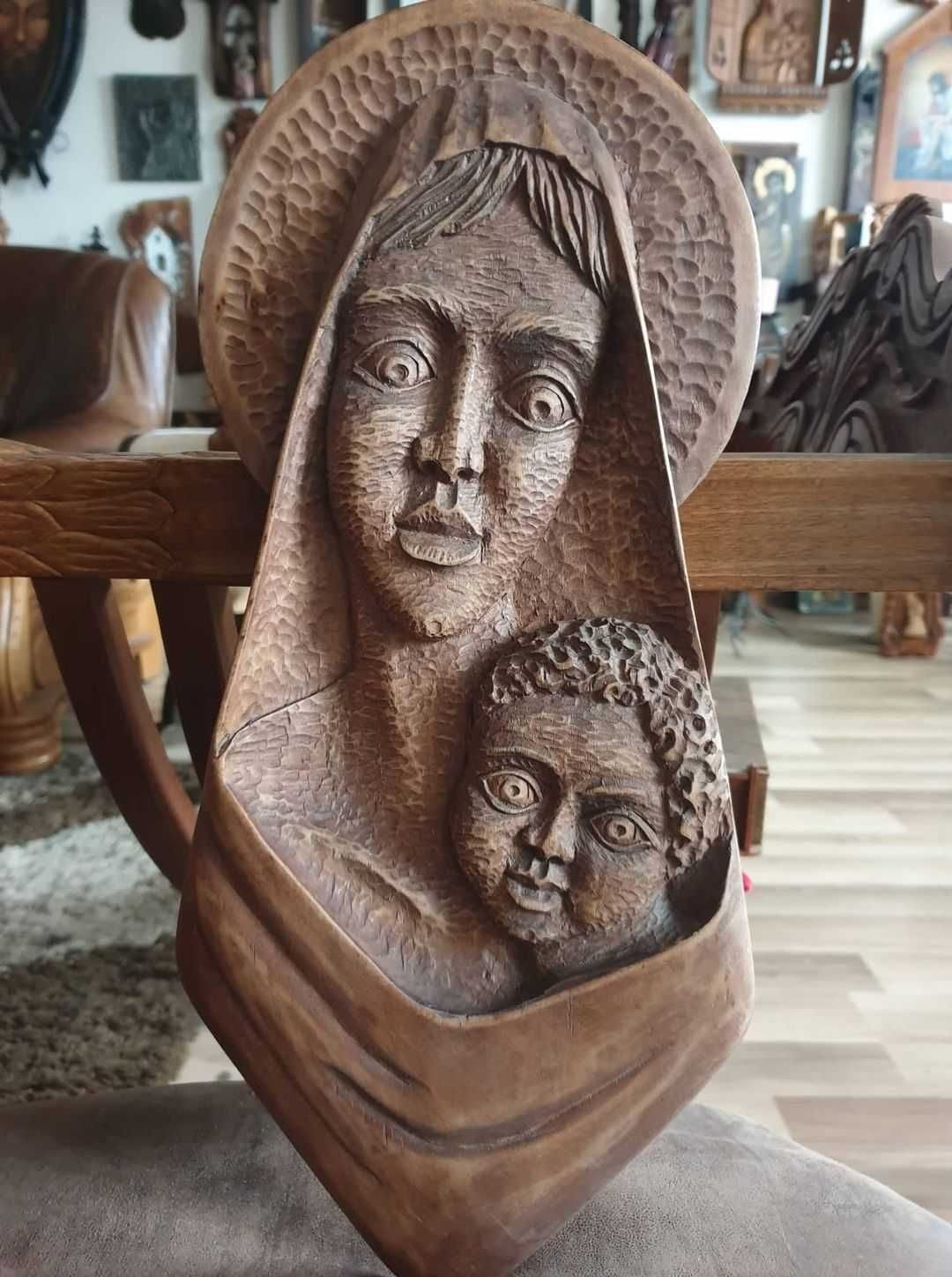 Rzeźba płaskorzeźba drewno prezent Madonna Maryja