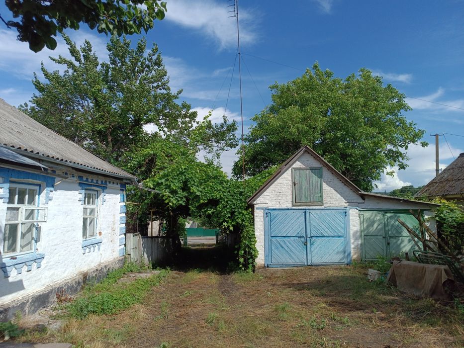 Будинок в селі Оратів