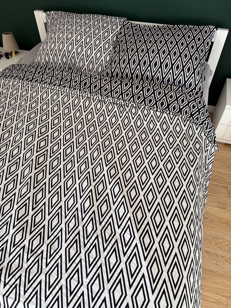Posciel satynowa z mikrowlokna biala czarna 200x220 dwustronna romby