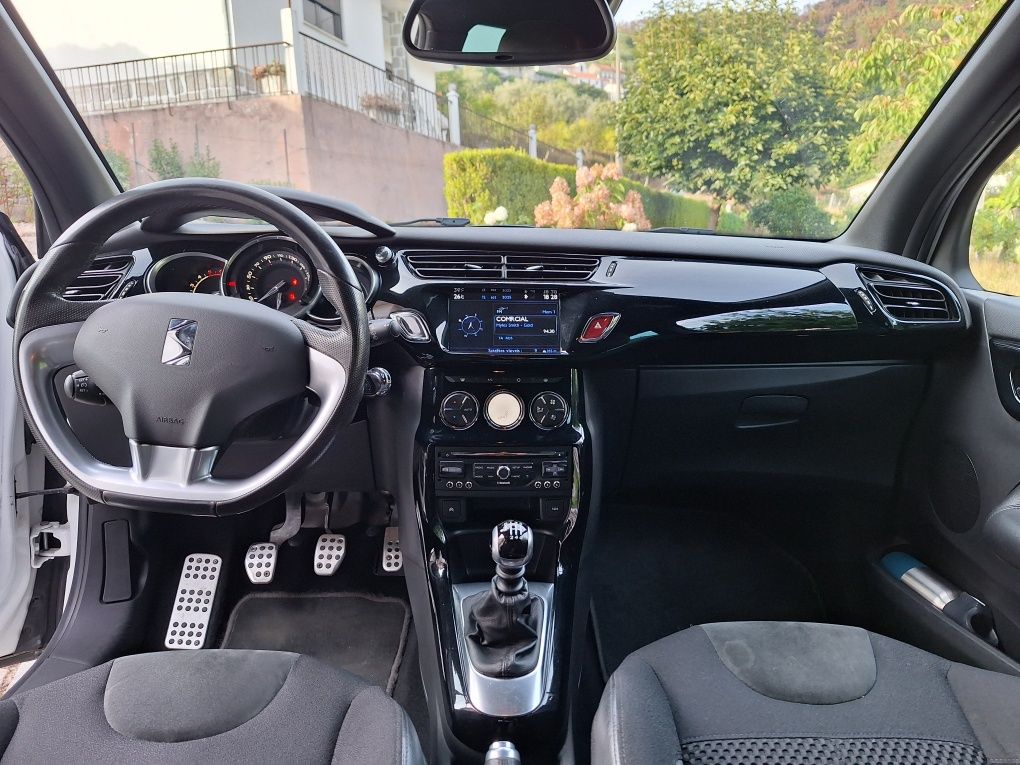 Citroën DS3 1.6 BlueHDi 120cv Versão Sport Chic