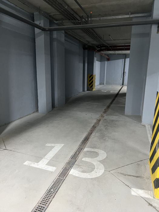 Продається паркомісце п вулиці Повітряна 78, ЖК Повітряна Hall